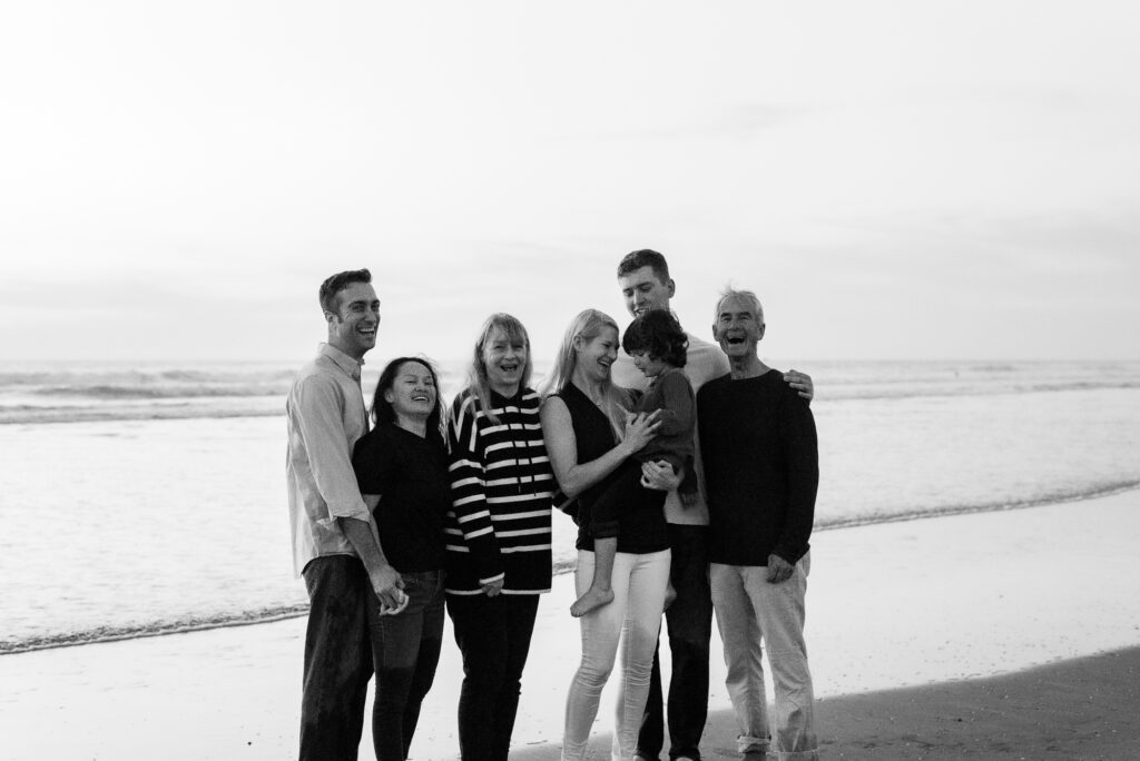 Extended family photo session at Oceanside Pier